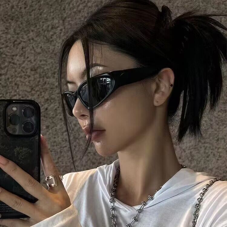 赛博朋克未来感墨镜男士欧美Y2K辣妹超酷街拍防晒近视太阳眼镜女 - 亮黑框灰片