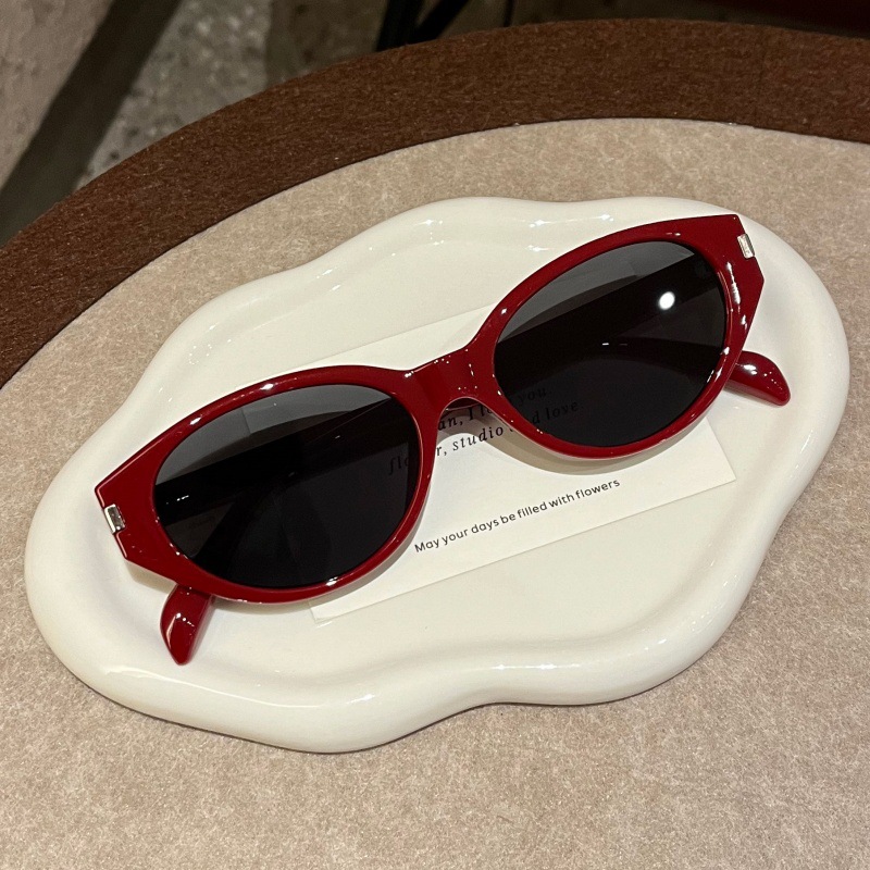 New narrow frame cat eye sunglasses for women, retro Ankora red high-end sunglasses, Korean version trendy UV resistant - Encore Red