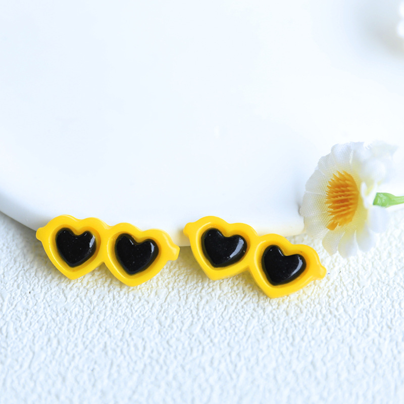 Sunglasses Small DIY Resin Accessories Love Glasses Cute Toys Accessories Mobile Phone Cases Creative Patch Wholesale - Love Glasses - Yellow 28 * 12mm/cartoon