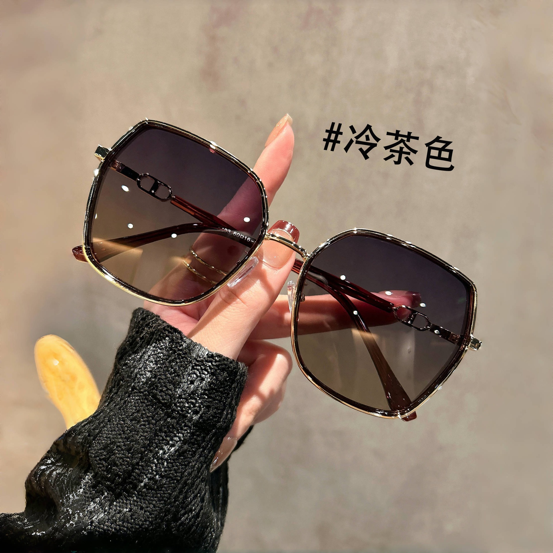 新款大框偏光墨镜女款适合方圆脸太阳镜显脸小高级感 - 显脸小韩版太阳镜【颜色随机】