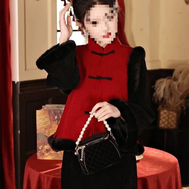 Черный халат осенний зимний с плюшевой толстой новогодней рубашкой для взрослых - Красный жилет./S