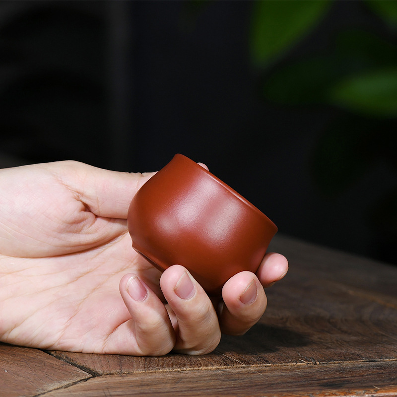 Исин сырая руда фиолетовый песочный стакан набор фиолетовый песочный горшок подарочный производитель оптовая оптовая красная одежда фиолетовый Чжу грязь хозяин стакан маленький рот - Да Хун Пао