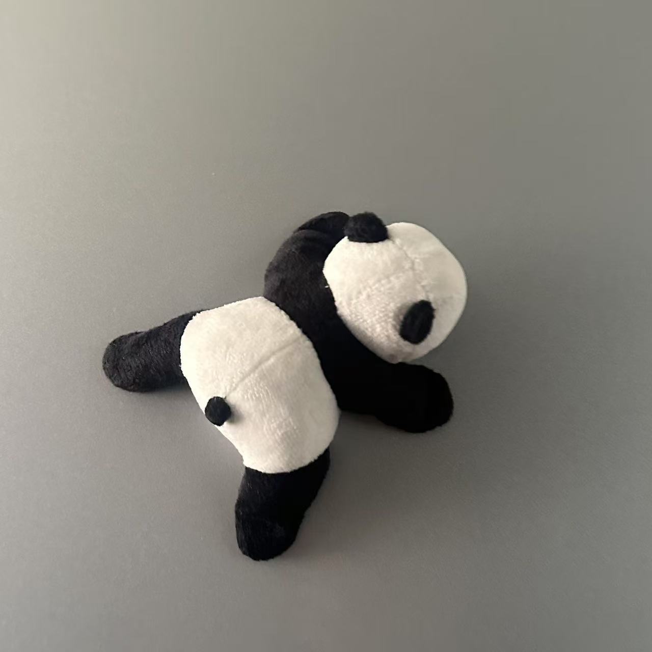 可爱毛绒小动物卡通冰箱贴毛绒玩偶趣味熊猫卡皮巴拉青蛙公仔礼品 - 熊猫11cm