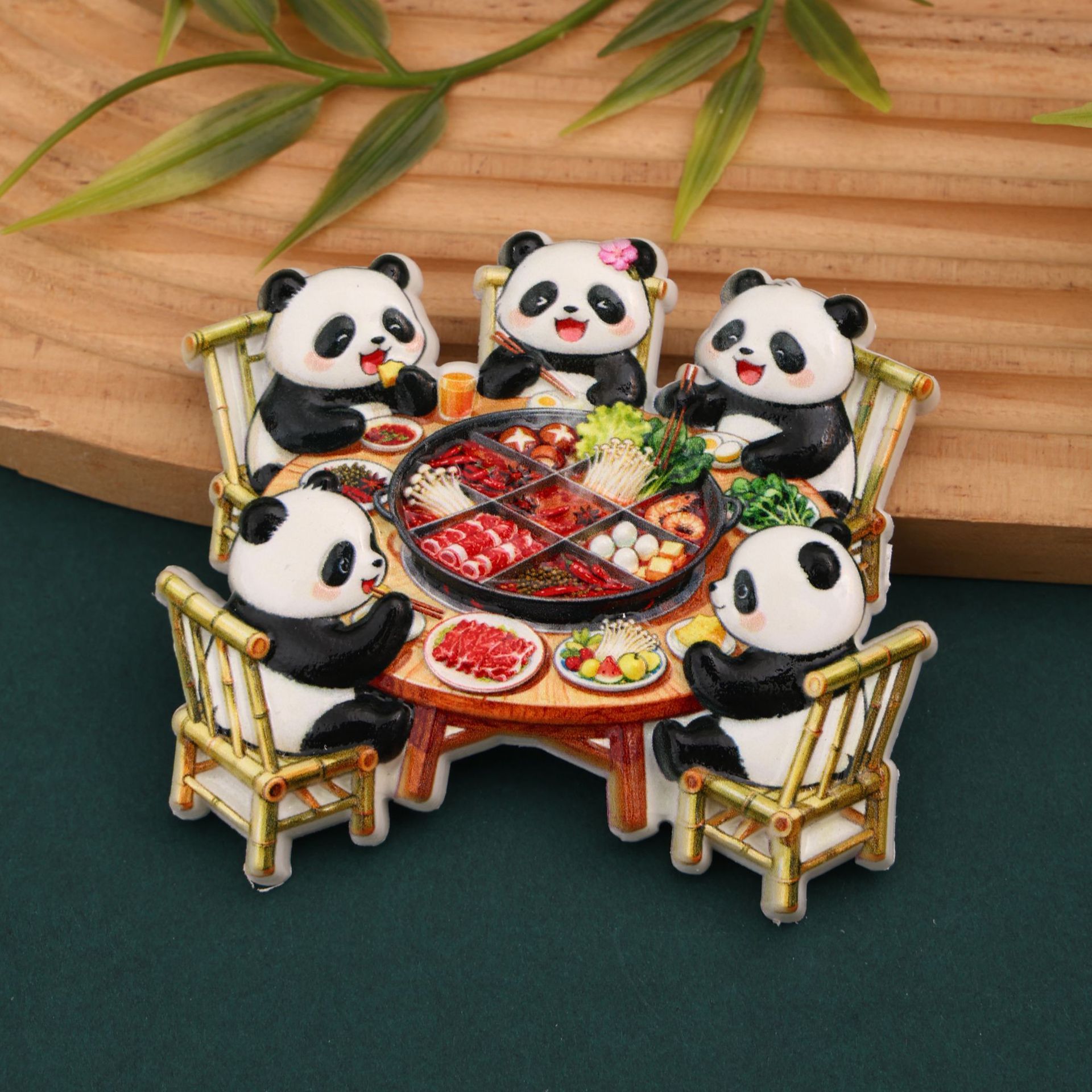 Новогодняя сычуаньская панда съела горячий горшок с магнитным всасыванием холодильника, прикрепленного к Чэнду, чтобы прояснить туристическую память творческие подарки - Пять панд едят сковороду.