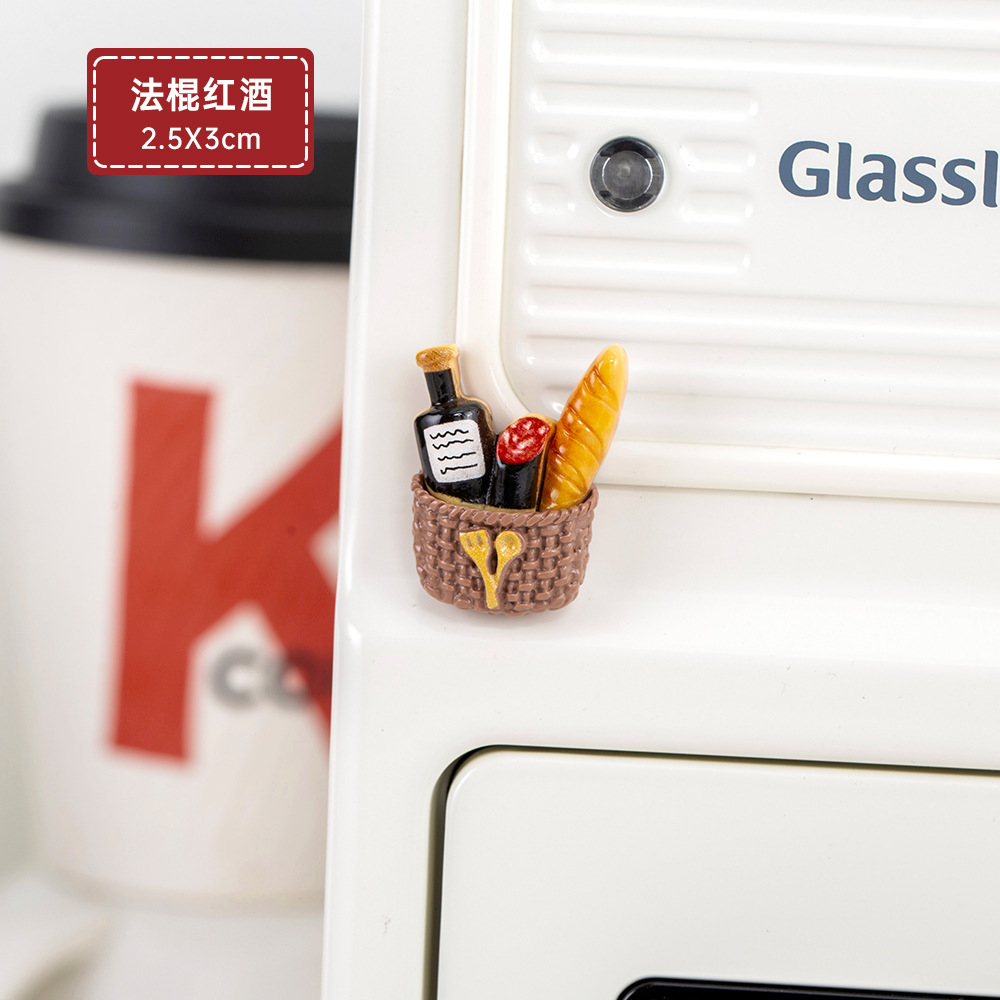 Имитация Игры Холодильник Креативный декор 3D трехмерная гастрономическая серия Насос Домашняя смола Мини - магнитная наклейка - Красное вино.