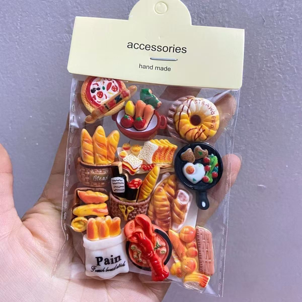 可爱卡通面包磁力贴迷你仿真欧包冰箱贴烘焙备忘贴饰磁铁装饰磁贴 - 食玩冰箱贴 磁吸款（一套12个）