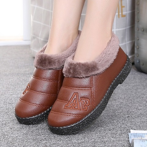 Winter Old Beijing Cloth Shoes Women's Cotton Shoes Anti slip Thickened Velvet Mom Shoes Warm Shoes Flat Bottom Snow Boots Short Boots - Brown Flower Double Star Female Cotton/thirty-six