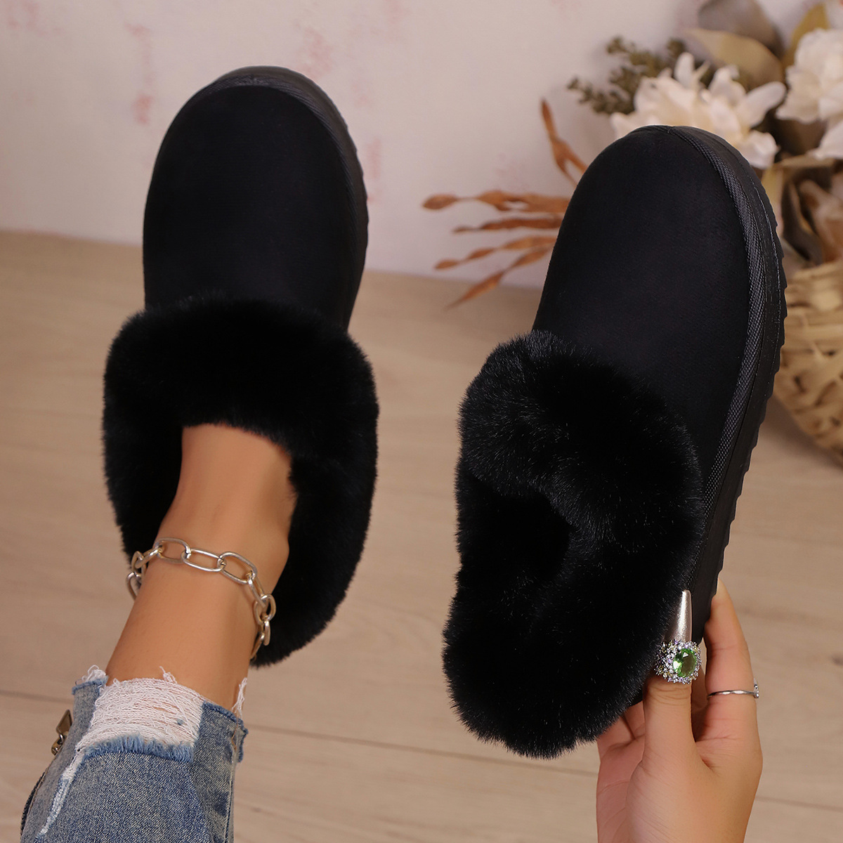 Снежные сапоги Woman Winter 2025 с плюшевым утолщением, теплые короткие цилиндры комфортабельные хлопчатобумажные туфли Woman - чёрный/Тридцать шесть.