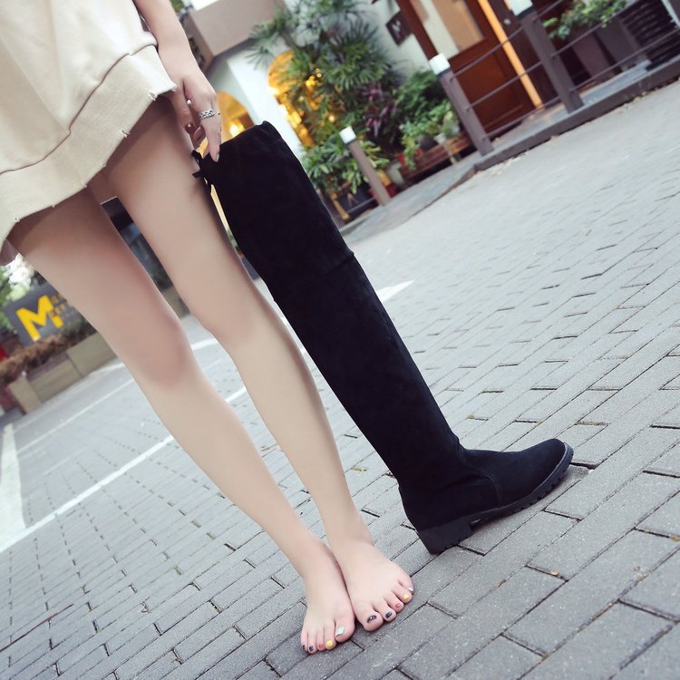 2020 Новые Европейские и Американские сапоги Женщины на коленях и Pepper Pepper Зимний 4cm Ботинки Низкий с шлифовальной кожей - чёрный/Тридцать пять.