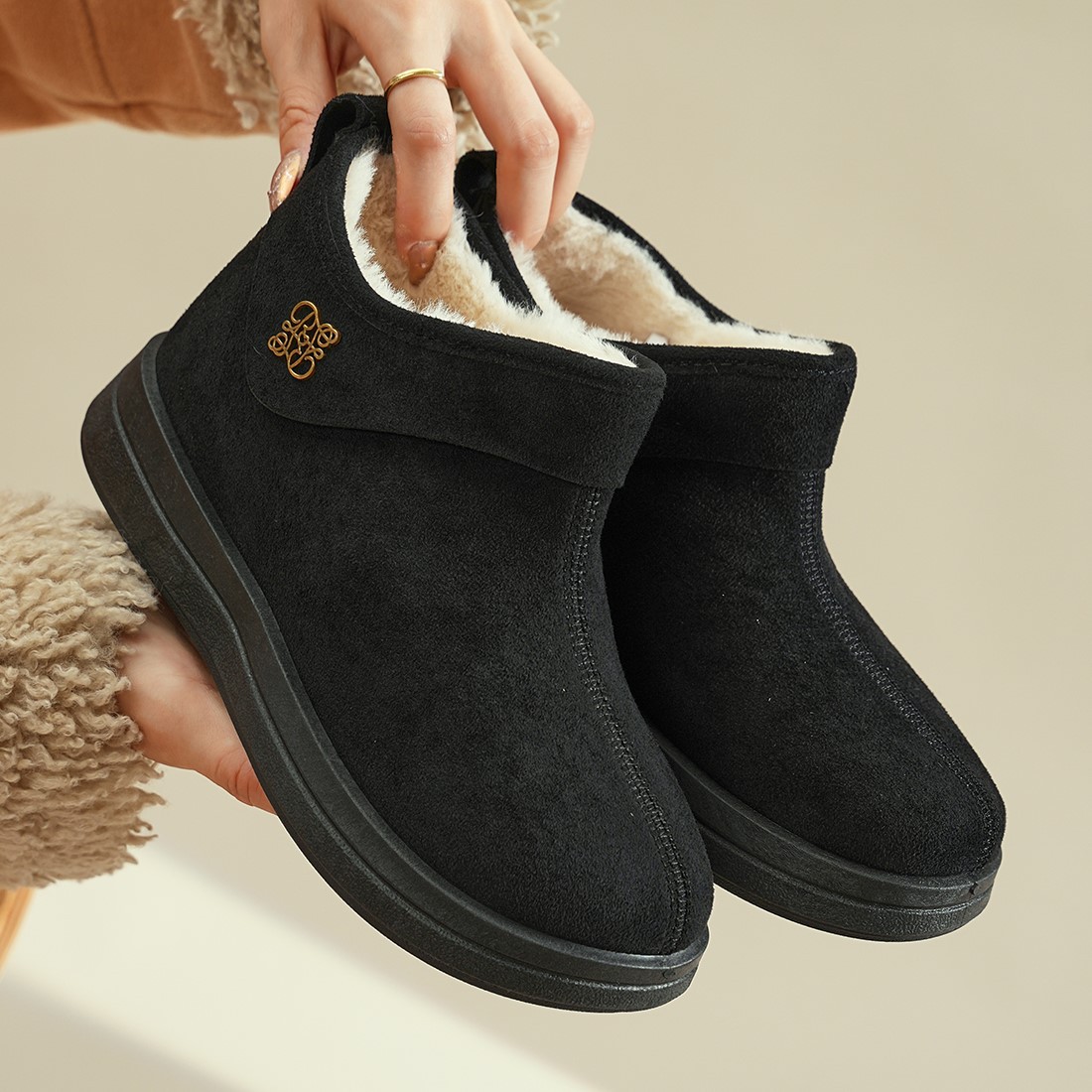 Корейская версия толстые снежные сапоги Woman 2025 Северо - восток Новый зимний пух толстые хлопчатобумажные туфли теплый хлеб сетка красные хлопчатобумажные туфли - чёрный/Тридцать пять.
