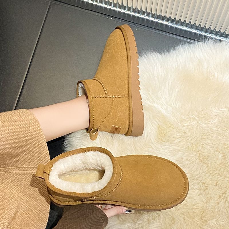 Короткие снежные сапоги Женщины Зима 2025 Новая корейская версия с плюшевыми толстыми хлопчатобумажными туфлями противоскользящие студенческие теплые хлебные туфли - каштановый/Тридцать шесть.