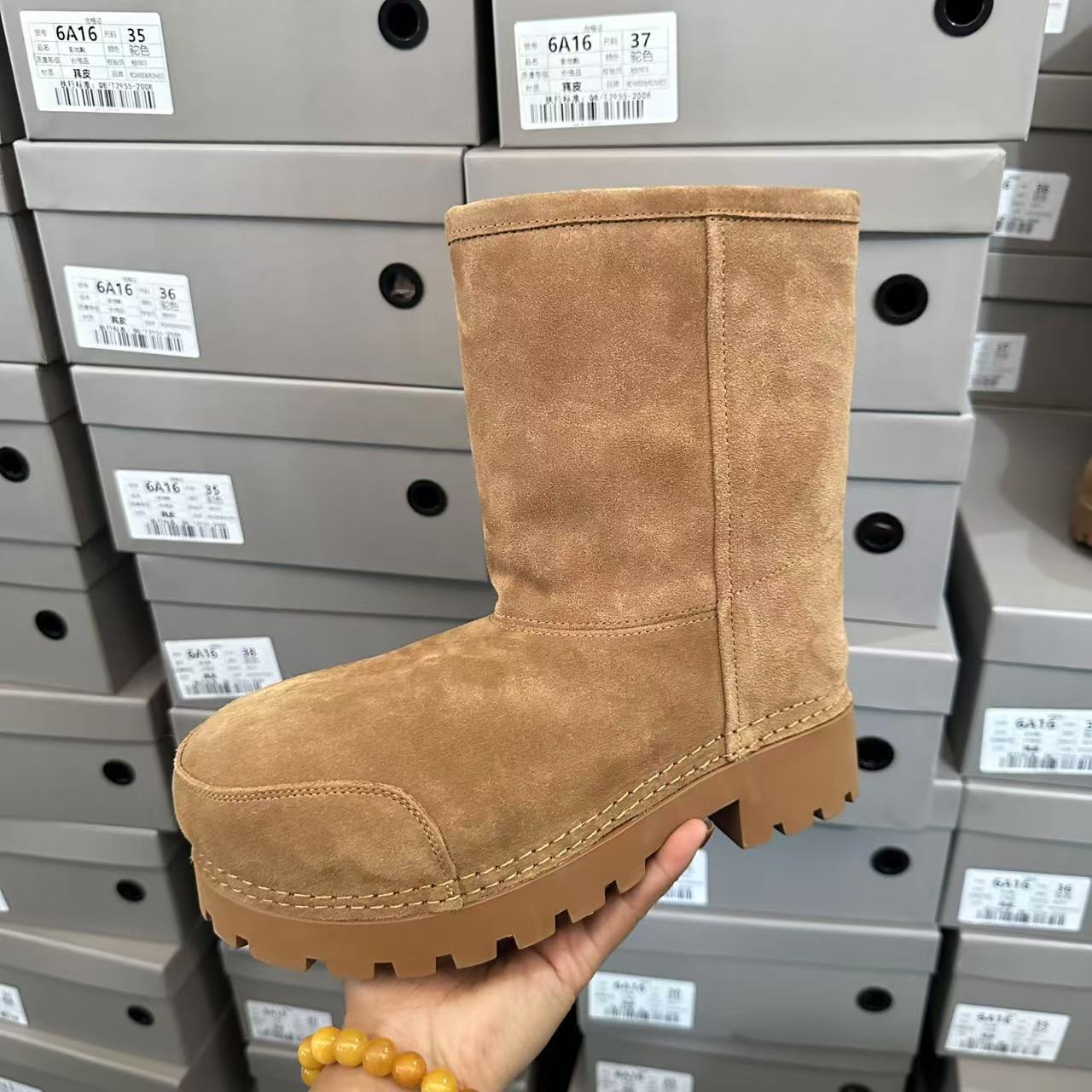 厂家代发爆款2025秋冬新款丑萌大头雪地靴面包靴女厚底增高长高筒 - 驼色中筒假毛617 偏大/35