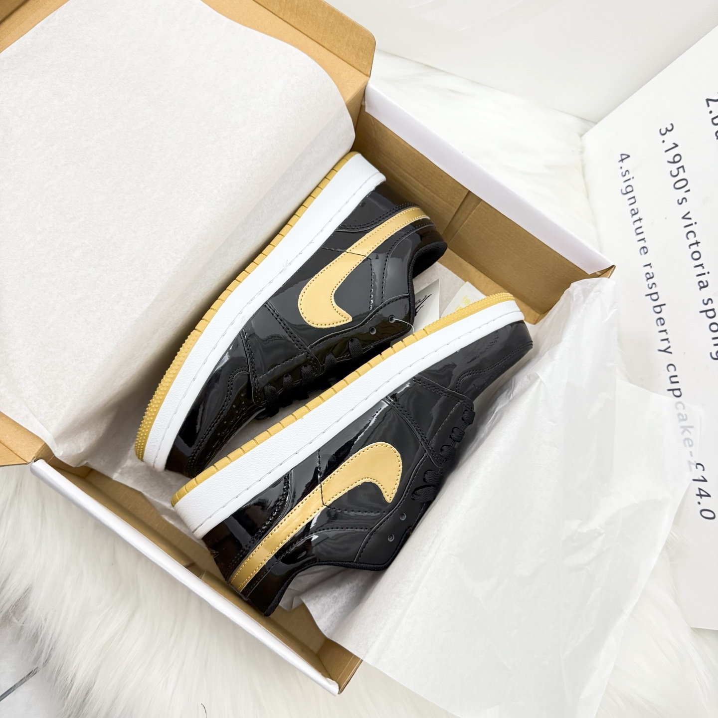 52 - Джо - 1 AJ1 Низкий размер лакового черного золота 36 - 44