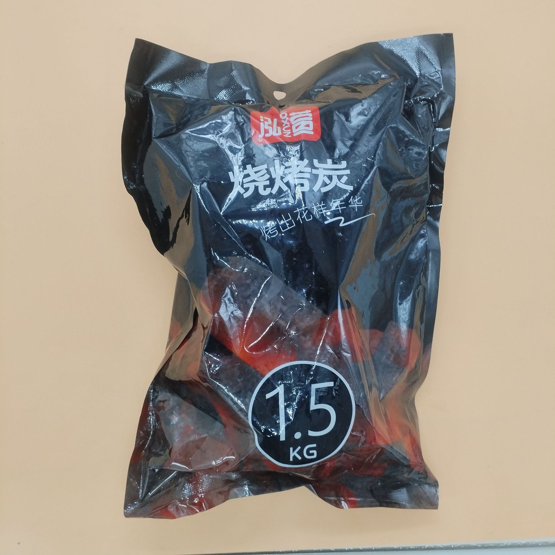 Барбекю, древесный уголь, бездымная печь для барбекю на открытом воздухе. - 1.5 кг угля для барбекю (в мешках)