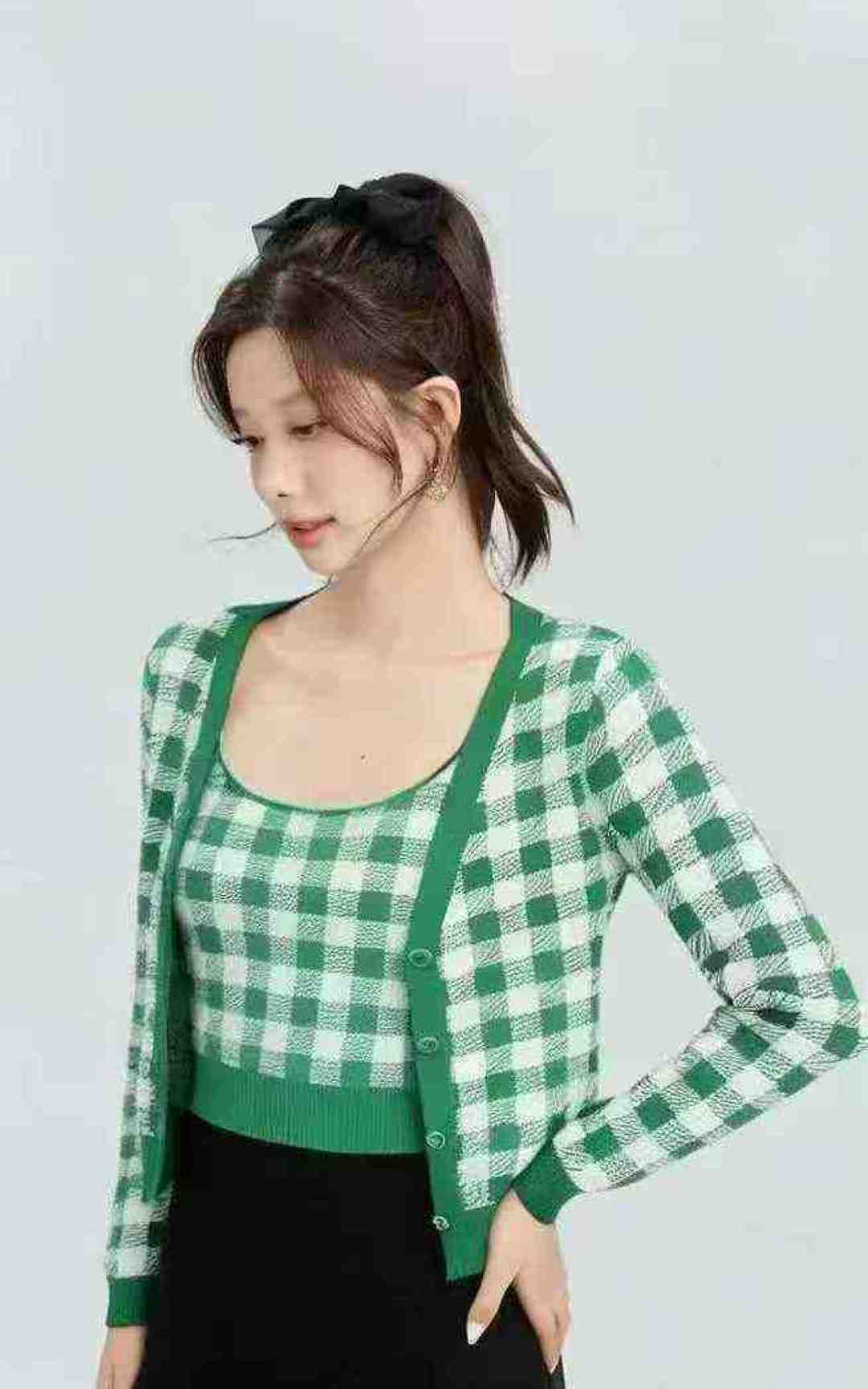 Полная очистка 8,8 юаней / комплект 139 комплектов парфюмерной шахматной доски трикотажный свитер кардиган + трикотажный жилет 2 комплекта, отдельная упаковка, средний код