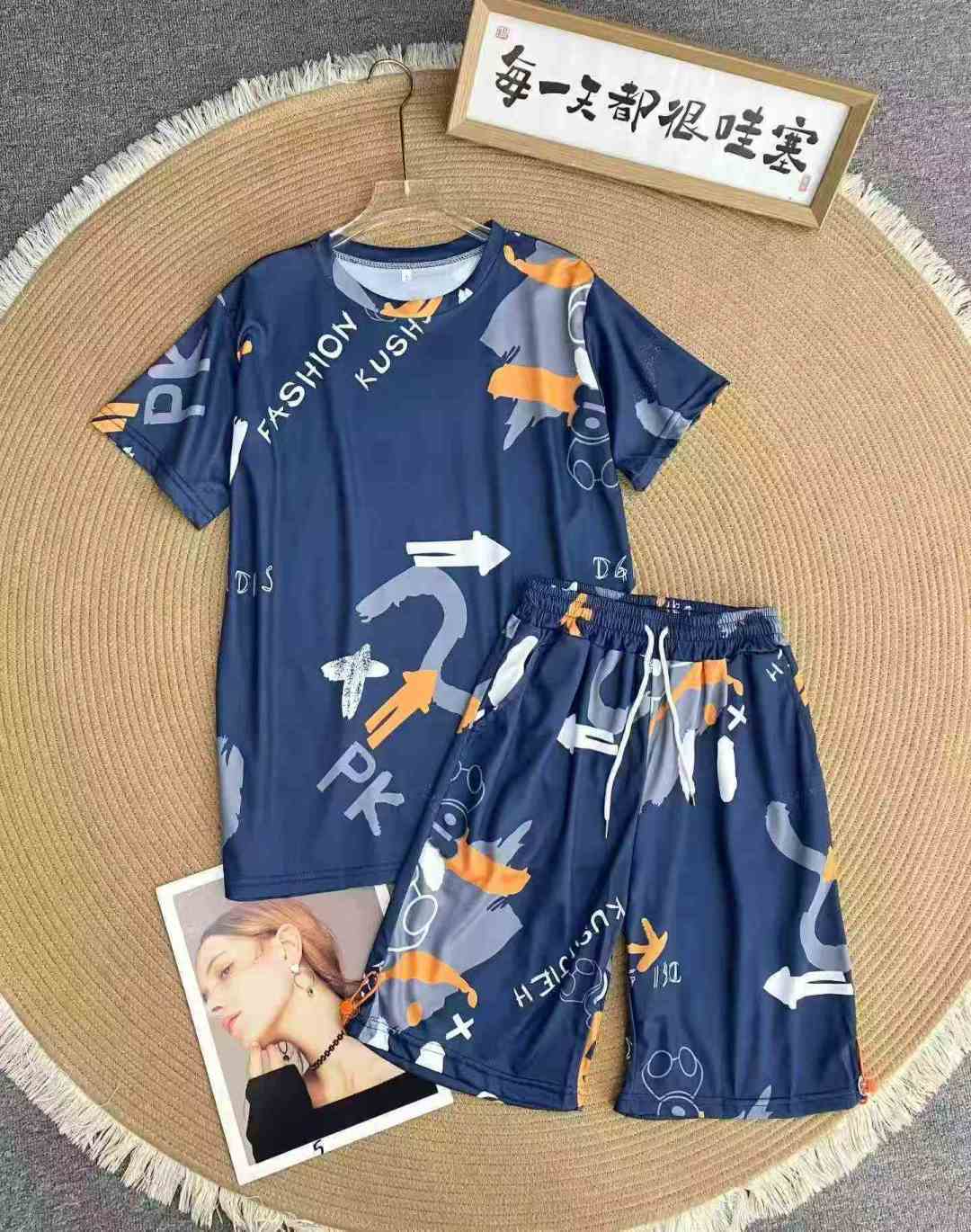 Спортивные наборы для отдыха 117 комплектов 8,5, ткань удобная и эластичная, брюки натянутые талия, есть карманы, кодовое число 1 - 3 - 4 - 6 ярдов, отдельная упаковка