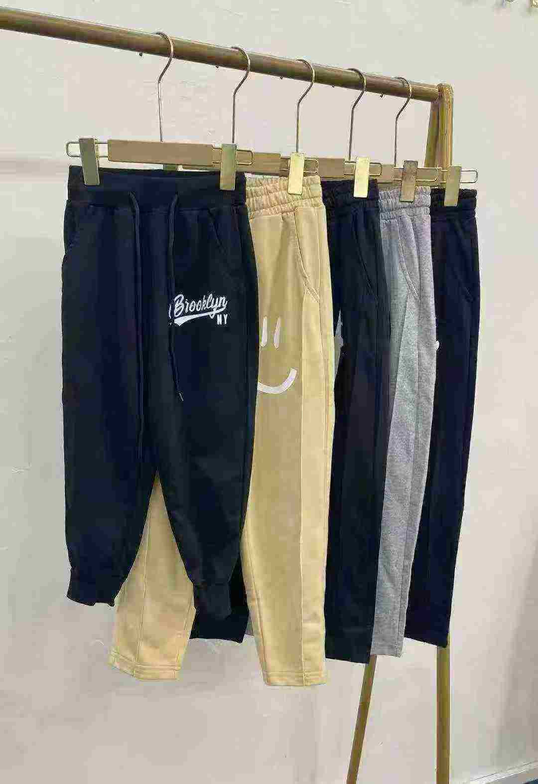 82 детские хлопчатобумажные насосные веревки ослабленный досуг гербовые брюки, ткань удобная, с карманами, хорошее качество. Код 110 - 140 Независимая упаковка, полная очистка 3,9