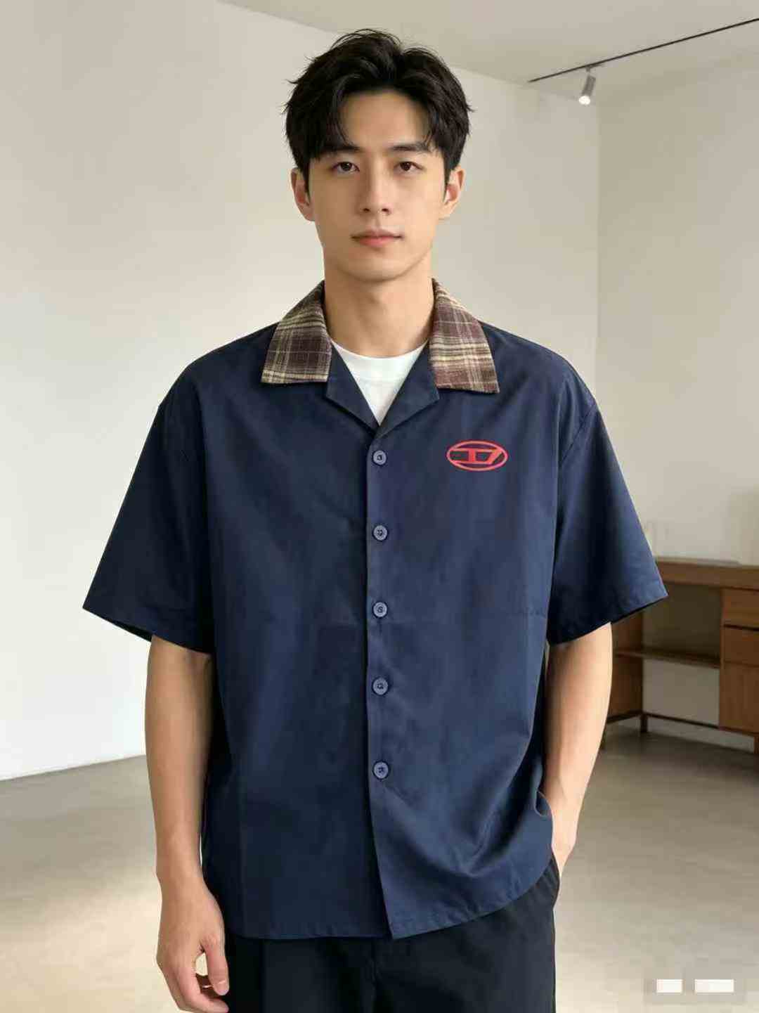 Около 240 шт. легкий ветерок американский ретро - воротник врезался в мужскую рубашку с короткими рукавами, хорошее качество работы, размер S - 3XL, независимая упаковка, благосостояние секунда убийства 8.8 без разделения - S