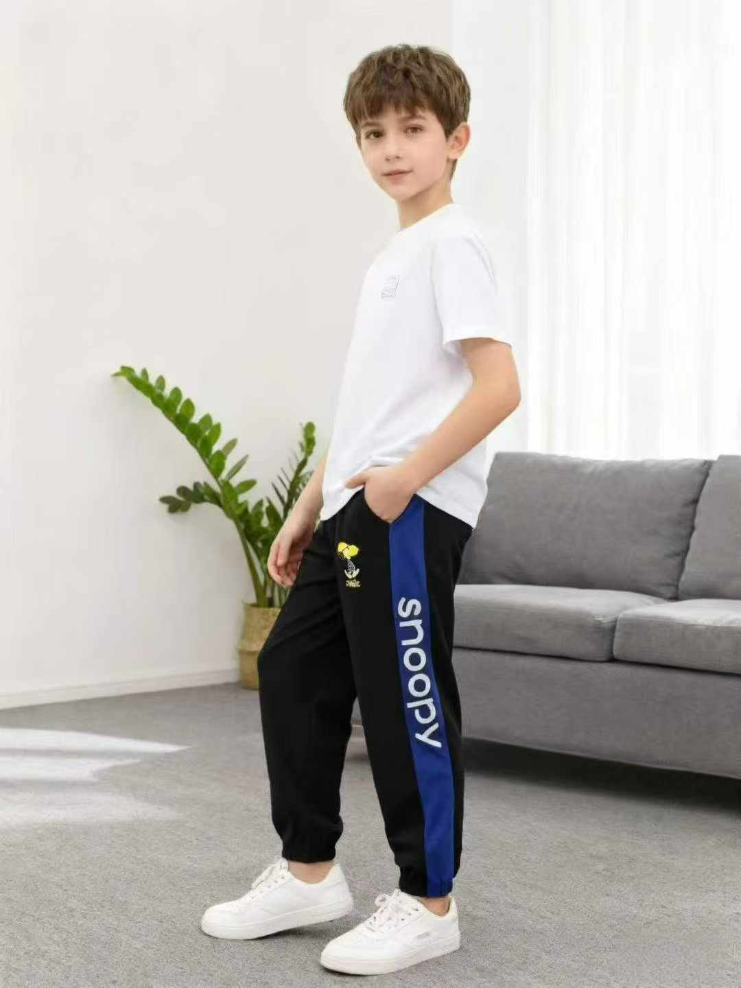 Все товары 5.8 ➕ 0.5 Детские летние спортивные штаны для отдыха, бренд Snowbi принт, быстро высушенная ткань, количество около 3000 штук, целые два цвета, код 110 - 160, независимая упаковка - 110.