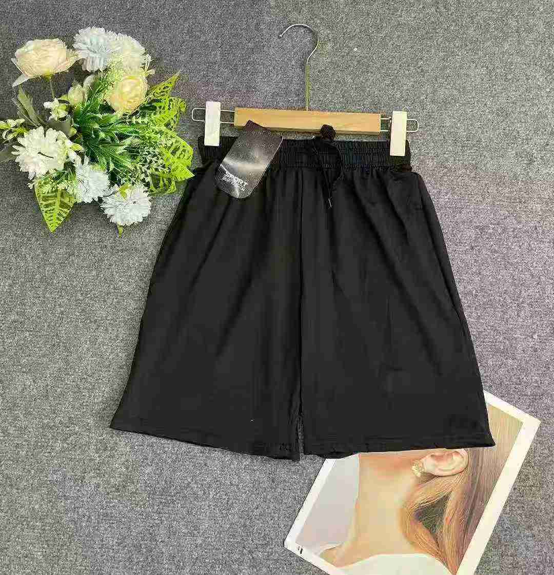 62 спортивных фитнеса воздухопроницаемые быстро сухие шорты для отдыха, ткань с удобным карманом, высокая эластичность, хорошее качество. 26 / 28 (26 ярдов можно носить до 110 кг или около того) Независимая упаковка с подвеской, полная очистка 3,9