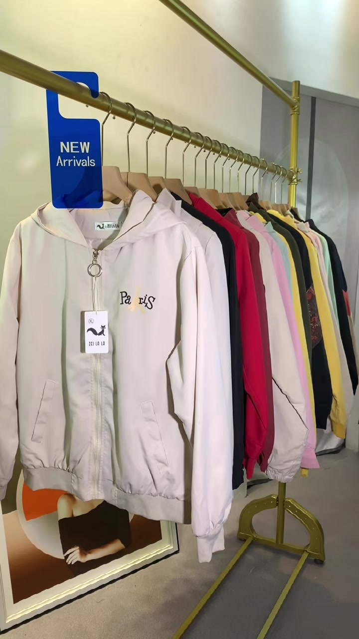 На новом Qingqing: 8.8 корейская версия моды для путешествий и путешествий свободная повседневная куртка, [любовь] около 460 штук, без бархата в основном, небольшая целая полоса примеси, кодовое число S - 3XL, носить 70 - 140 фунтов, [666] заводские оригинальные дефекты упаковки, распределение плюс один