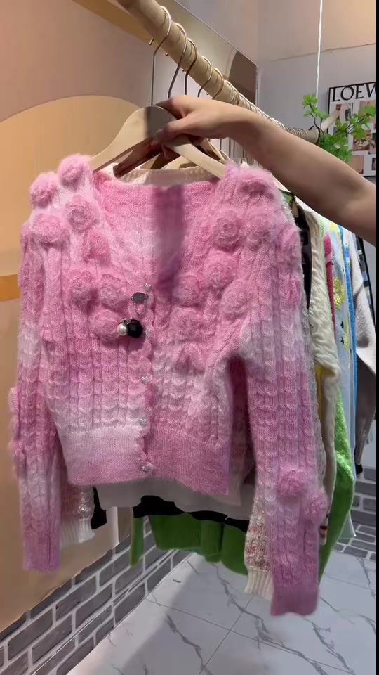 Полная очистка 13,8 юаней / штука около 500 штук под сетчатым красным свитером в магазине Tiancat, небольшая целая лента с примесью, все независимые упаковки, кодовое число S - XL. Индивидуальное среднее!