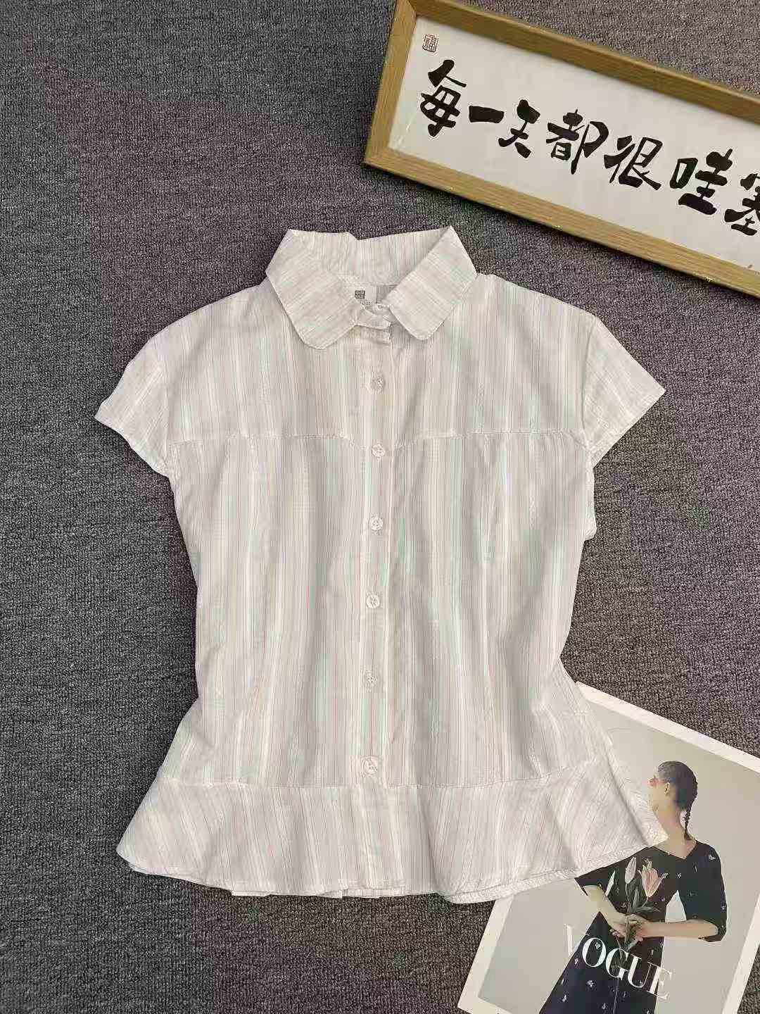 Колледж ветровая полосатая рубашка с короткими рукавами 469 шт., полная чистка 7.9, распределенная 8.5, воротник Polo, дизайн сцепления, задний воротник к плечу, номер кода 1 - 4 ярд, отдельная упаковка