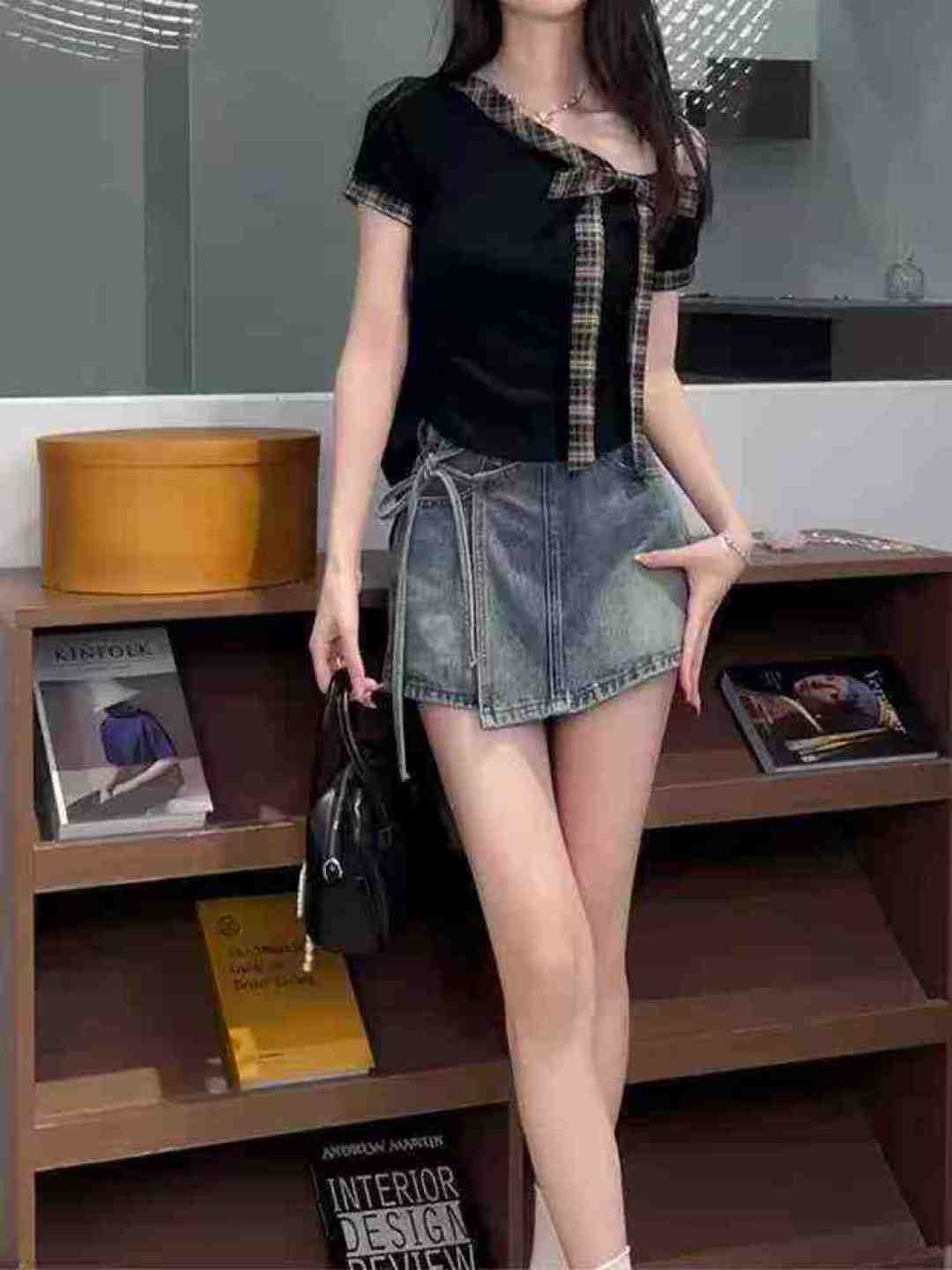 Полная ясность 6,8 юаней Тяньцзы в продаже около 358 высококачественных летних правовых систем сладкий ветер сращивание полосатые ленты бант дизайн ощущение утечки плеча блузка, кодовое число M - L, один двухцветный, хорошее качество, независимая упаковка с подвеской - M