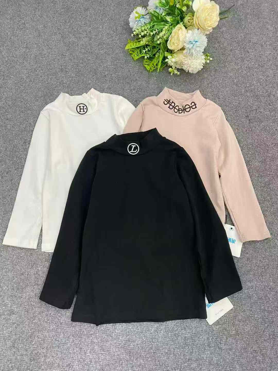 Детская хлопковая полуворотничковая рубашка 296 шт., ткань мягкая и удобная, высокая эластичность, вышивка с буквенным рисунком, кодовое число 90 - 140 ярдов, отдельная упаковка с подвеской. Полностью 3.5