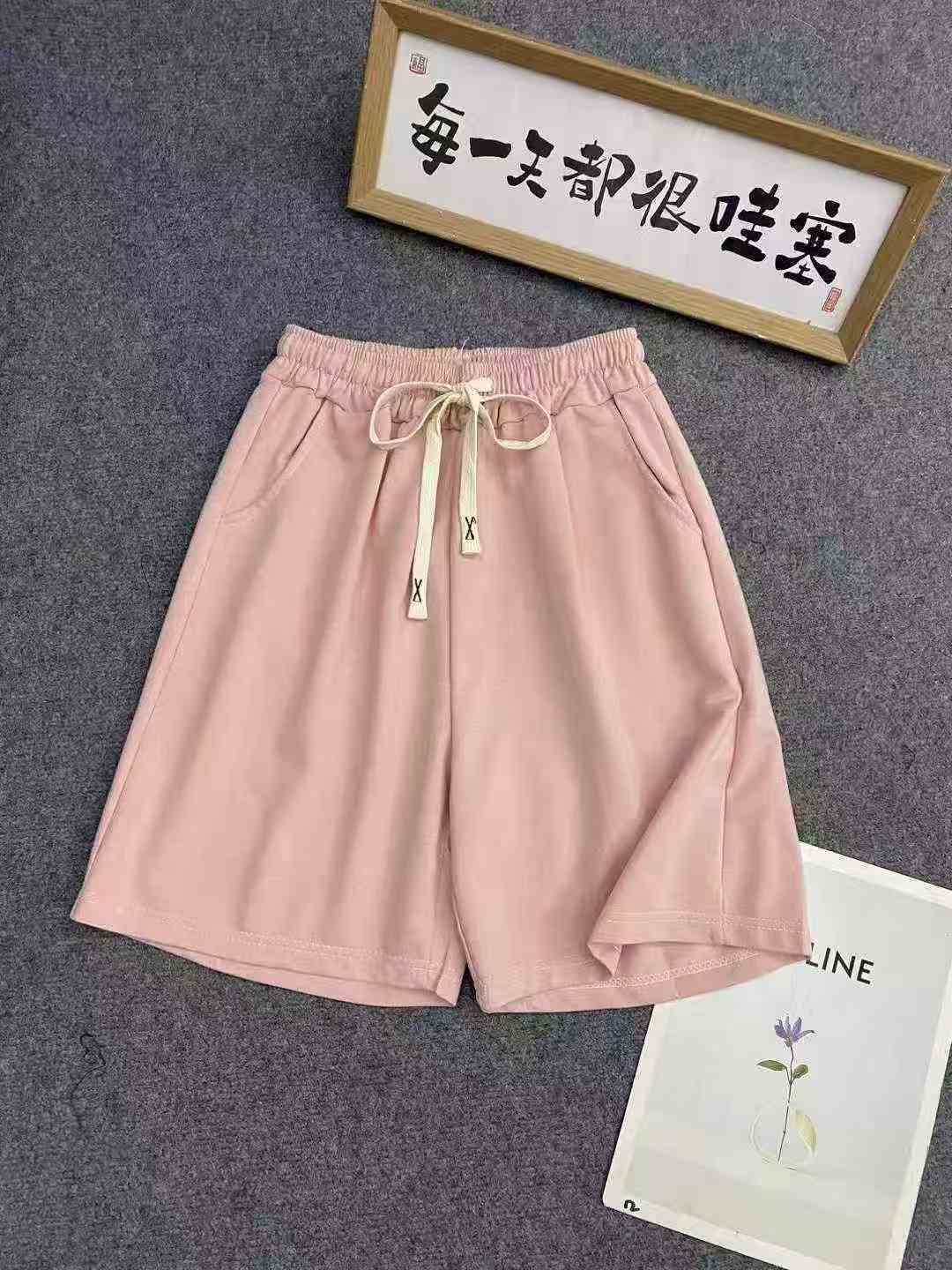 Досуг шорты 225 шт. 6,9, ткань мягкая, рыхлая талия, есть карманы, рисунок 1 в основном, число ярдов, чтобы увидеть последний, независимая упаковка