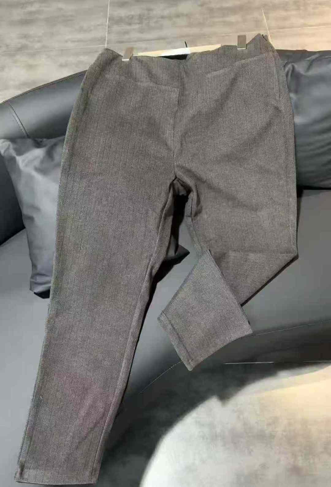 Полная очистка 10,8 юаней, 71 место для мужчин и женщин той же большой версии брюк типа, один монохромный, отличное качество, вы можете войти в физический магазин, есть независимая упаковка.