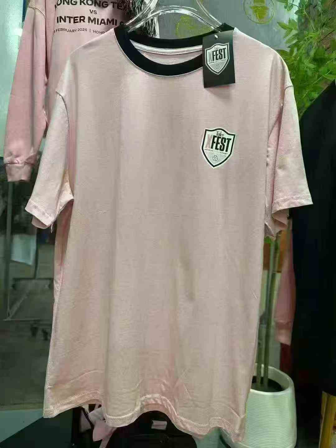 Сегодня в новом [розовом] около 1200 хлопчатобумажных футболок, один моно - розовый, один код числа L - ярд может быть использован в качестве среднего кода, тип достаточно большой, чтобы сделать тонкую оболочку до плеча, мягкую руку, все независимые мешки - молнии упакованы, отдельные две части упаковки, полная очистка 7.8 [празднование]