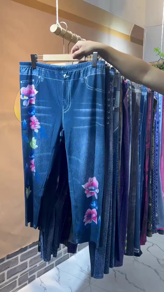 Полная очистка 6,8 юаней. Около 5000 высокоэластичных ледяных имитационных ковбойских брюк, независимая упаковка, кодовое число XS - 6XL, стиль видео, небольшая целая лента смешанных, очень подходит для экспорта продукции внешней торговли! Ткань толстая и эластичная!