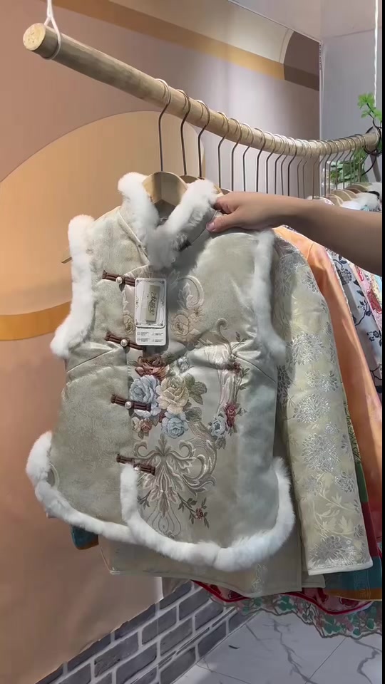 Полная очистка 20.8 юаней / шт. 530 супер непобедимых и хороших технологий вышивки зимнего национального ветрового халата, видео, независимая упаковка влагонепроницаемой бумаги, завернутой в подвеску, небольшая целая лента немного запутанная, кодовое число XS - 2XL, рабочие материалы не говорят, кто зарабатывает деньги!