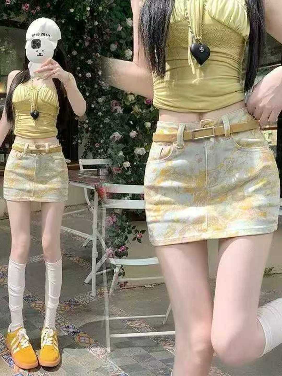 Сеть красные цветочные ковбойские юбки 1033 полная ясность 13,8 юаней, независимо от груза, список кодов, высокое качество (одно ноо) аутентичный упаковочный кран, все с футеровкой, ковбойские бюстгальтеры, высокая талия, ультра - огненный возраст горячая сестра a пакет ягодицы юбка с принтом короткая юбка