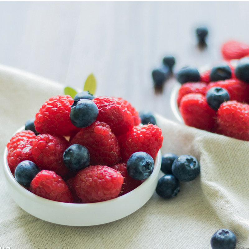 Замороженная свежая красная малина 10 кг / коробка быстрозамороженной малины коммерческий торт молочный чай ресторан быстрозамороженные фрукты - 10 кг / ящик