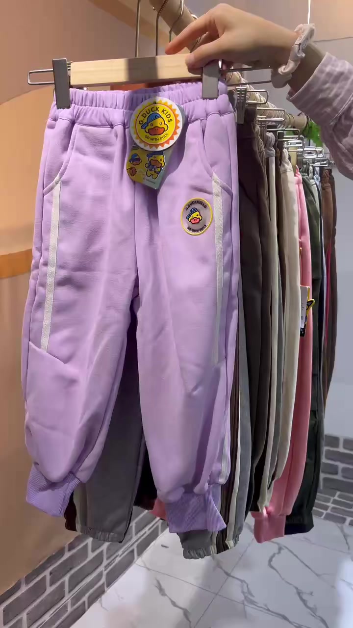 Полная очистка 8.8 юаней / статья 390 около маленьких средних и больших детских гигиенических брюк, независимая упаковка, код 90 ~ 170, небольшая часть плюша, качество стиля очень красиво! Ноль